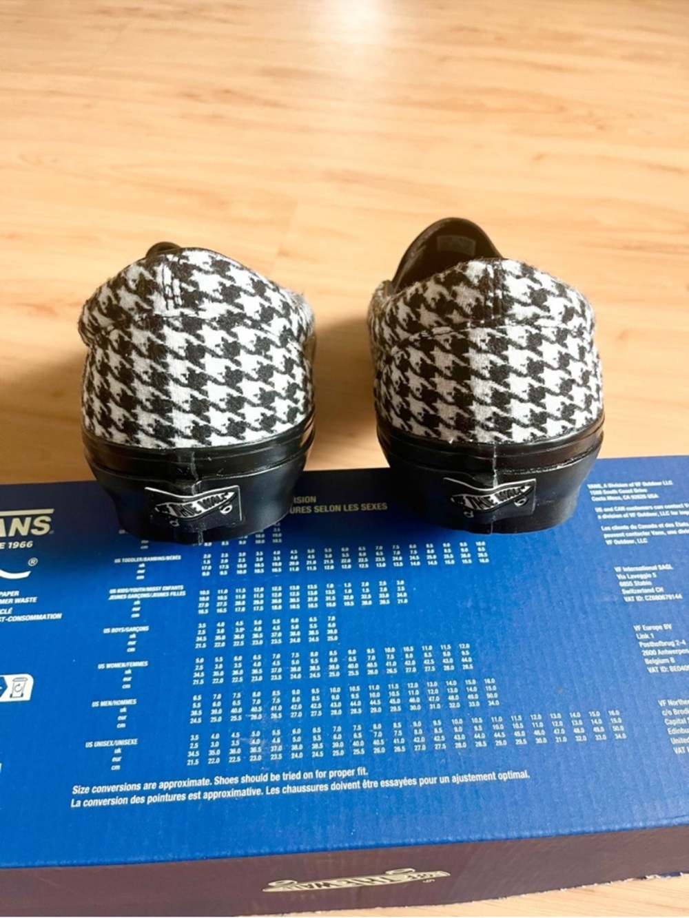 Vans Premium Classic Slip-On
Shoe Houndstooth Black / White Womens 9.0 US - Picture 10 of 11